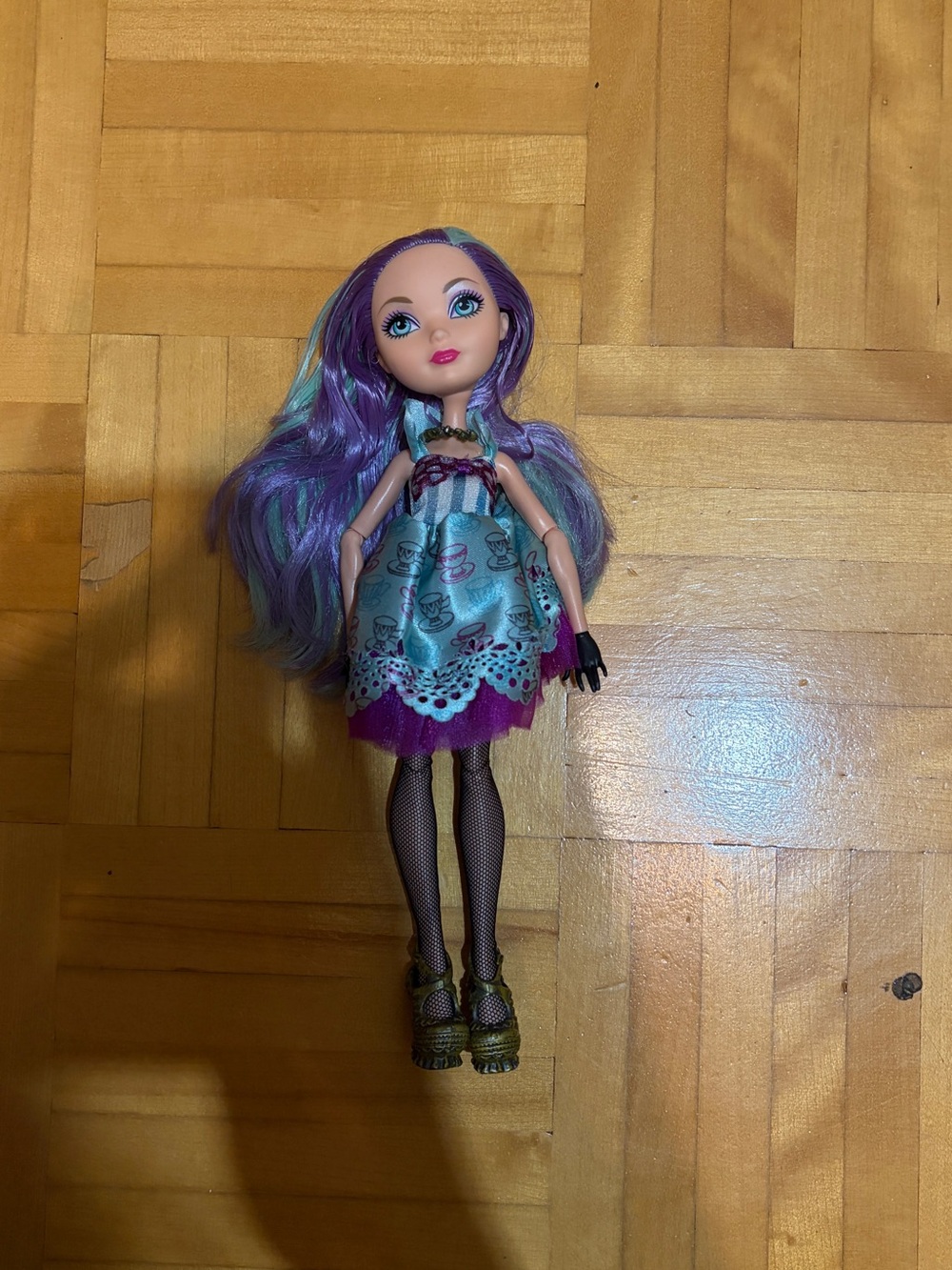 ever after high doll madeline hatter hat tastoc tea party (bad glue seepage)